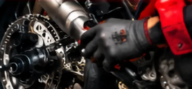 Servis zadního kola motorky